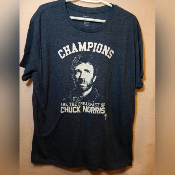 GAP Chuck Norris Champions Gray Graphic Short Sleeve Men's t-shirt Size XXL - Picture 1 of 6